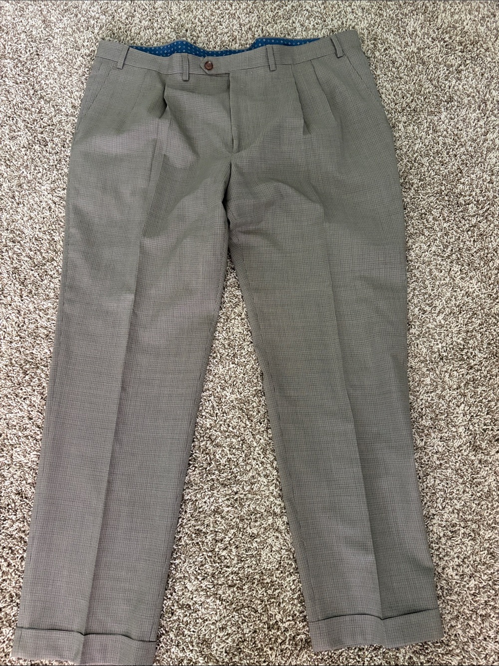Lauren Ralph Lauren Men's pleated Front dress pants in tan, black Microcheck